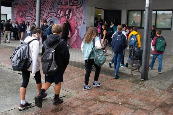 Imagen de la noticia:Galicia iniciará el próximo curso escolar 2023/24 con  225.013 alumnos y 11.924 aulas de Infantil, Primaria, ESO y Bachiller...
