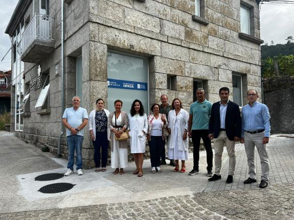 Imagen de la noticia:El delegado territorial de la Xunta en Ourense supervisa el final de las obras de reforma del centro de salud de Arnoia