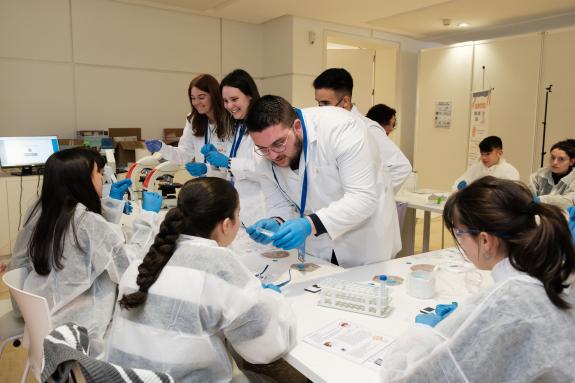 Imagen de la noticia:La Xunta impulsa las vocaciones científico-tecnológicas entre los más jovenes a través del Club de Ciencia