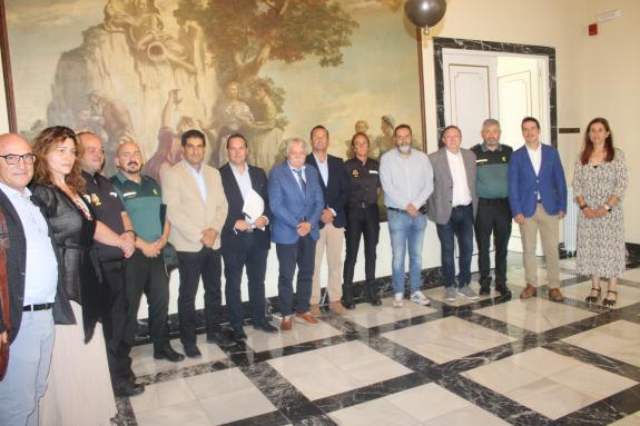 Imaxe da nova:A Xunta e o Goberno central colaboran no control do transporte de uva e de mosto nas estradas da provincia de Ourense para evitar s...
