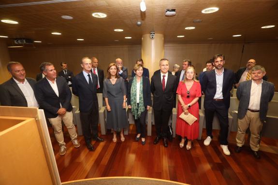 Imagen de la noticia:La Xunta apuesta por la colaboración público-privada para sumar esfuerzos en la lucha contra el cambio climático y avanzar e...
