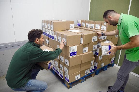 Imagen de la noticia:Llegan a Galicia las primeras 10.900 dosis del anticuerpo monoclonal del virus sincitial respiratorio