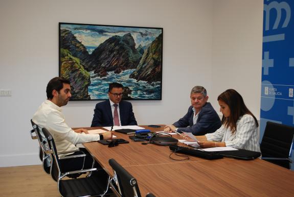Imagen de la noticia:La Xunta y el Ayuntamiento de Oroso colaborarán en la mejora de infraestructuras rurales y en el impulso al vivero de la Fal...