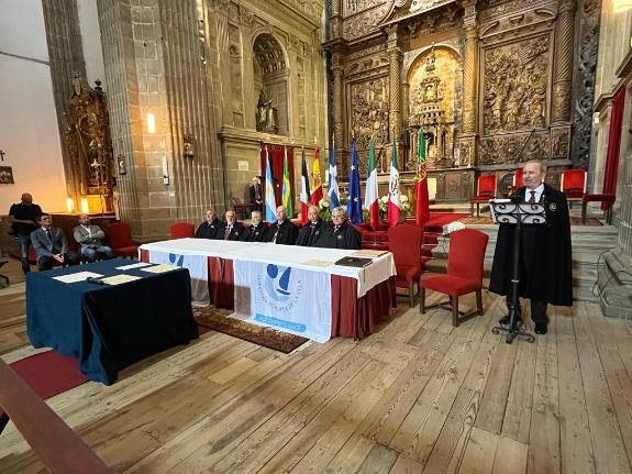 Imagen de la noticia:La Xunta participa en el nombramiento de los nuevos miembros de la Cofradía Europea de la Vela (CEV) para promover el cuidad...