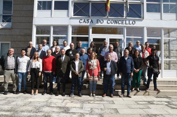 Imagen de la noticia:Rivo clausura el taller de empleo Terra de Mosteiros 2022 que formó 20 personas desempleadas en especialidades forestales y ...