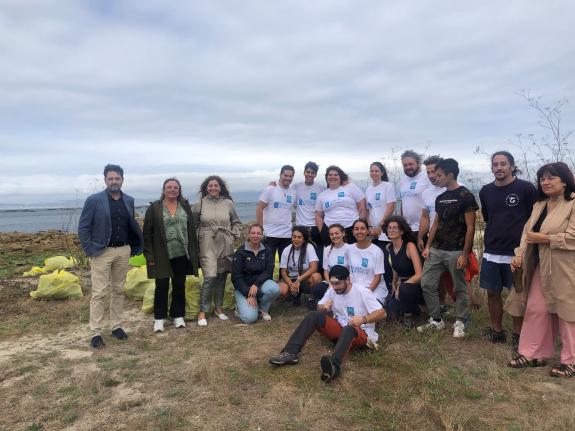 Imagen de la noticia:O Grove acoge el último campo de voluntariado de la Xunta que pone fin a una existosa campaña de verano