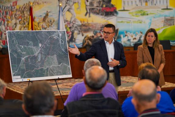 Imagen de la noticia:La Xunta explica a los vecinos interesados los detalles del posible polígono agroforestal de Salvaterra de Miño