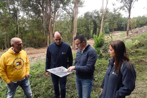 Imagen de la noticia:La Xunta impulsa el polígono de Barzamedelle eliminando 33 hectáreas de acacias para controlar esta especie invasora y facil...