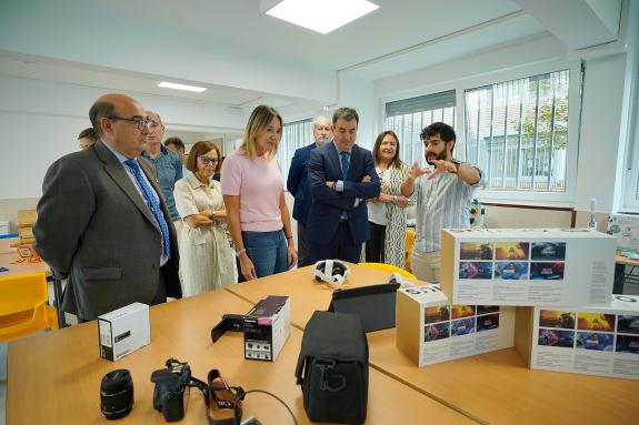 Imaxe da nova:A Xunta abre en Vigo un novo centro de formación do profesorado que será referente na aposta polo modelo educativo galego innovador...
