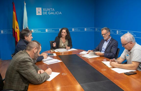 Imaxe da nova:A Xunta e as organizacións agrarias coinciden na importancia de que se coñeza a situación favorable do lobo en Galicia para garanti...