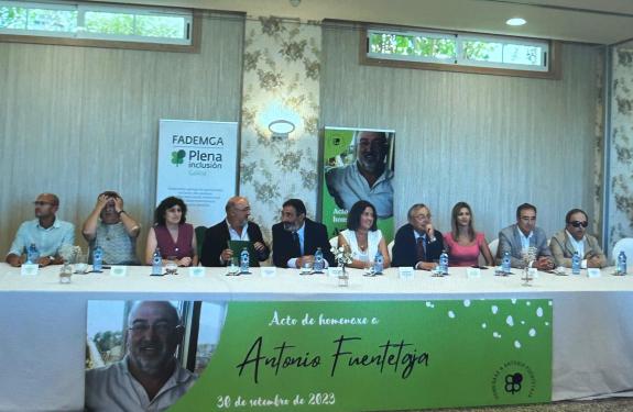 Imaxe da nova:A Xunta recoñece o traballo e dedicación de Antonio Fuentataja, director xerente de Fademga