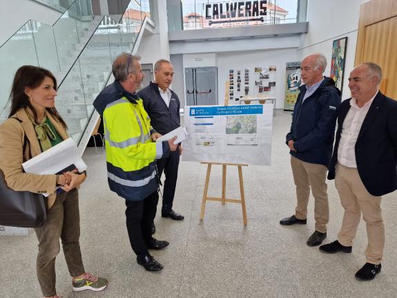 Imagen de la noticia:El delegado visita Vilanova de Arousa, donde arrancará la obra de una nueva senda peatonal de más de un kilómetro