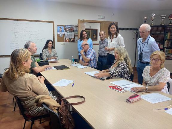 Imagen de la noticia:La Xunta colabora en las mejoras de los locales de las asociaciones vecinales viguesas Camiño Vello y Cristo da Victoria con...