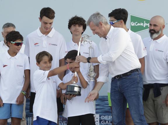 Imaxe da nova:Rueda participa na entrega de trofeos da Regata Rey Juan Carlos I en Sanxenxo