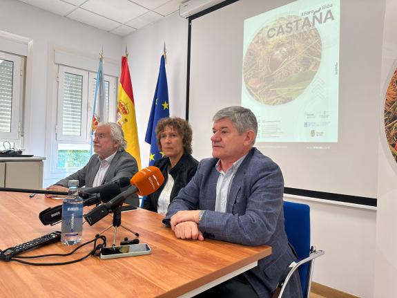 Imagen de la noticia:La Xunta reafirma su compromiso a favor del sector de la castaña con medidas de fomento para impulsar el aprovechamiento de ...
