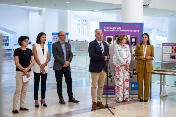 Imagen de la noticia:La Xunta rinde homenaje a las mujeres del Seminario de Estudios Gallegos en el centenario de su fundación con una muestra co...