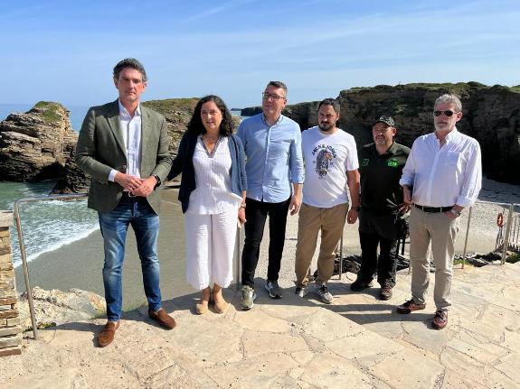 Imagen de la noticia:El monumento natural Praia das Catedrais recibió cerca de 225.000 visitas durante la temporada alta de 2023