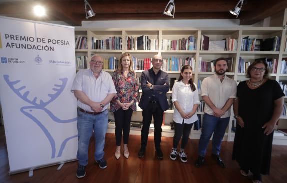 Imaxe da nova:Rafa Vilar gaña o XXI Premio de Poesía Afundación, co que colabora a Xunta