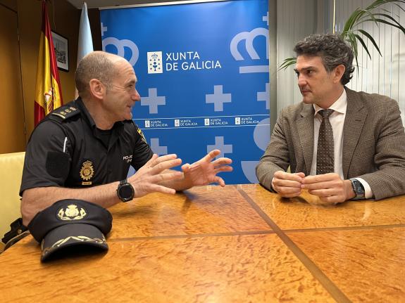 Imaxe da nova:Arias reúnese co comisario xefe do Corpo Nacional de Policía de Lugo, Luis Miguel Romera