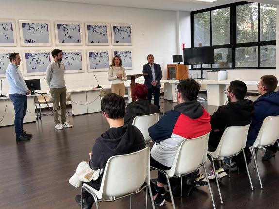 Imagen de la noticia:La Xunta invierte cerca de 425.000 euros en la formación de 14 jóvenes y jóvenes en el taller Inicia VII, inaugurado hoy en ...