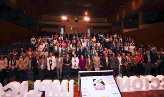 Imaxe da nova:A Xunta amosa o seu compromiso co emprendemento e co emprego feminino para a consolidación das mulleres no ámbito profesional e soc...