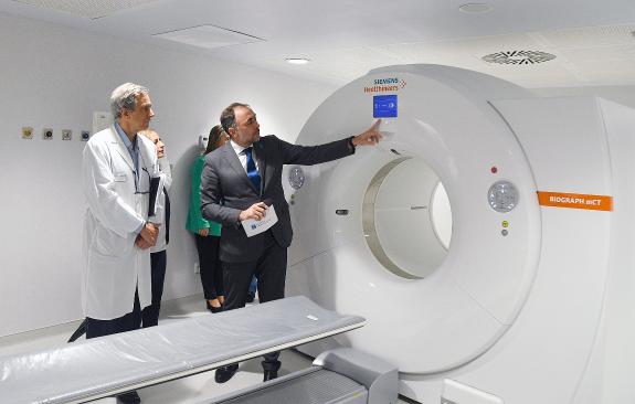Imagen de la noticia:La Xunta completa la instalación del equipo PET en la nueva área de medicina nuclear del Hospital de Ourense