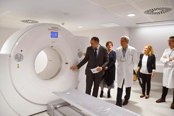 Imaxe da nova:A Xunta completa a instalación do equipo PET na nova área de medicina nuclear do Hospital de Ourense
