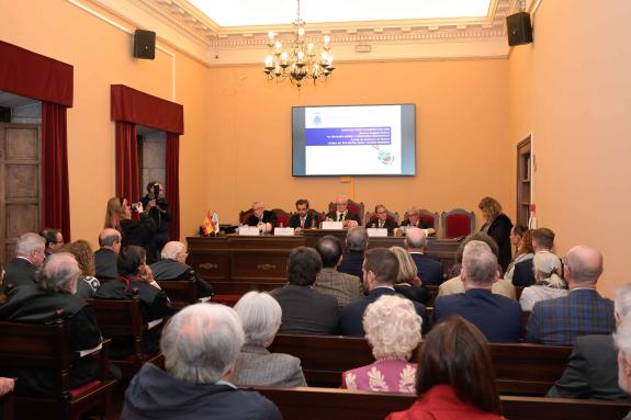 Imagen de la noticia:Diego Calvo asiste a la apertura del curso de la Real Academia Galega de Xurisprudencia e Lexislación