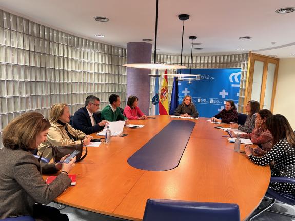 Imagen de la noticia:Martina Aneiros evalúa con los jefes territoriales las principales inversiones de la Xunta en las comarcas de Ferrol, Eume y...