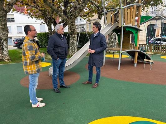 Imagen de la noticia:La Xunta aportación 35.000 euros al ayuntamiento de Chantada para mejorar el parque infantil de la alameda