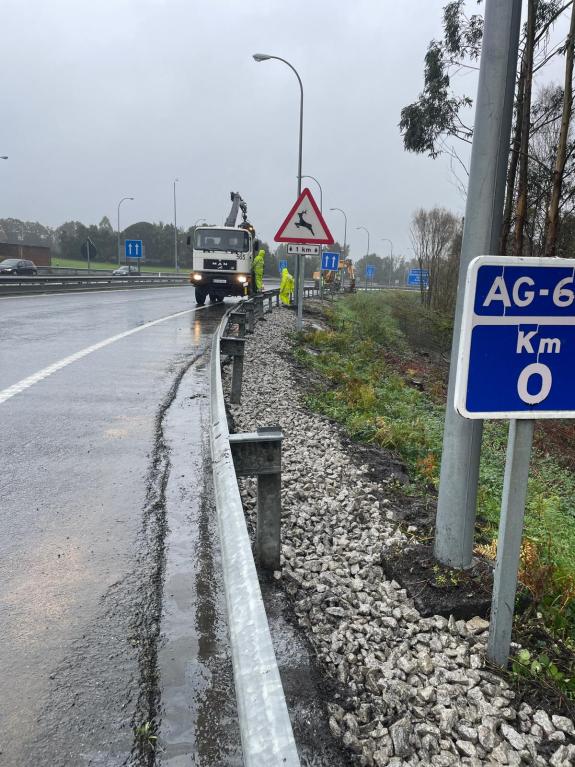 Imaxe da nova:A Xunta inicia as obras dun novo valo de cerramento en distintos treitos da autovía Ferrol-Vilalba, ao seu paso polo concello de Na...