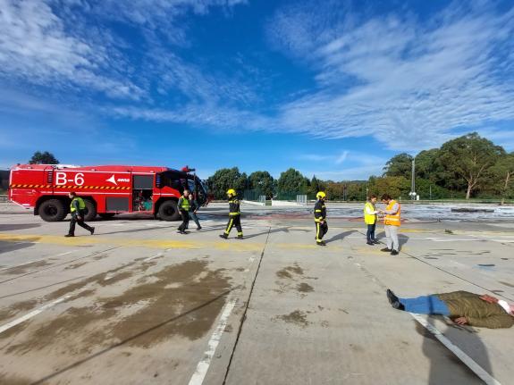 Imagen de la noticia:La Xunta participa en un simulacro de accidente aéreo en el aeropuerto de A Coruña