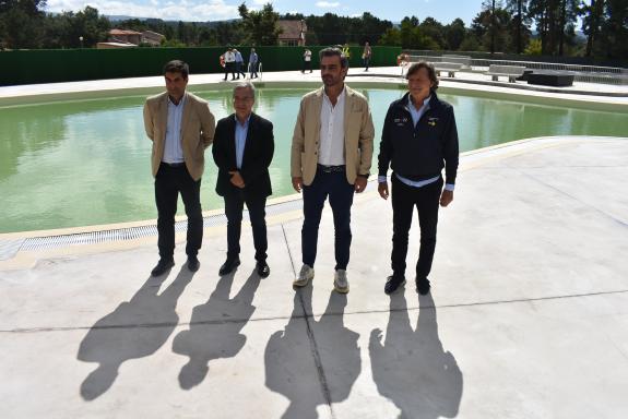 Imagen de la noticia:La Xunta informa en el Parlamento que, en comparación con 2019, la zona deportiva y las piscinas de Monterrei aumentaron sus...