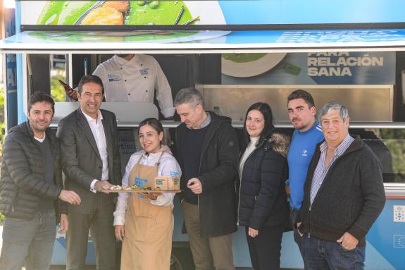 Imaxe da nova:A Xunta leva os deliciosos petiscos da campaña ‘GALICIA SABE AMAR’ a Dozón co mellor sabor das rías galegas