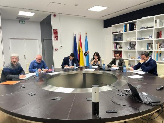 Imagen de la noticia:Pre-acuerdo en la Mesa por el impulso de la actividad económica de As Pontes para garantizar el empleo de las auxiliares en ...