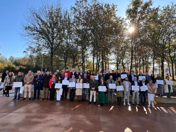 Imaxe da nova:A Xunta salienta o compromiso dos 38 concellos recoñecidos cos premios Vilas en flor coa protección paisaxística, ambiental e natur...