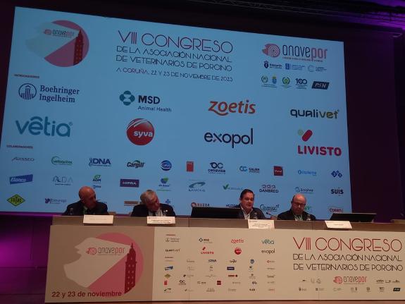 Imagen de la noticia:La Xunta participa en el VIII Congreso de la Asociación Nacional de Veterinarios de porcino que se celebra en A Coruña