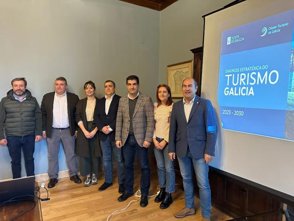 Imaxe da nova:O delegado territorial da Xunta en Ourense participa na apertura da mesa de traballo Monterrei, para a elaboración da futura estrat...