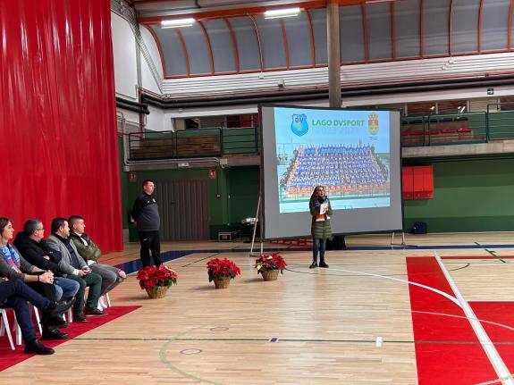 Imaxe da nova:Martina Aneiros destaca nas Pontes o “bo momento” que atravesa o deporte base galego durante a presentación do club lago DVSport de...