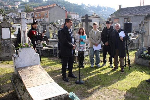 Imaxe da nova:O delegado territorial da Xunta en Ourense participa no 44º cabodano do falecemento de Eduardo Blanco Amor