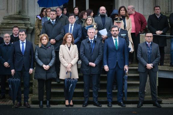 Imagen de la noticia:Minuto de silencio en la Xunta y en el Parlamento de Galicia en señal de repulsa por el crimen machista de Oroso