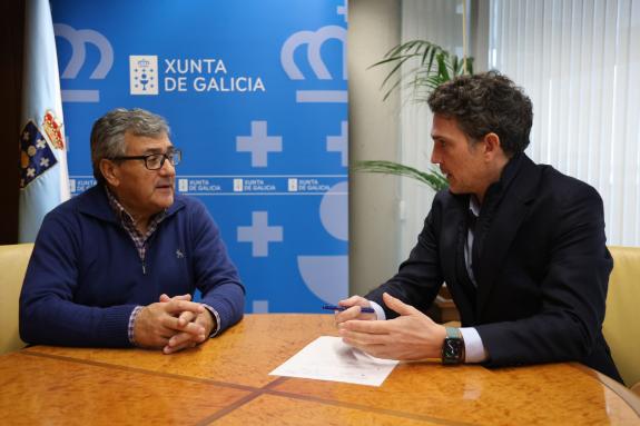 Imaxe da nova:Javier Arias e o alcalde de Paradela abordan as actuacións de competencia da Xunta nese concello