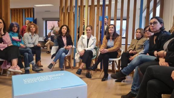 Imagen de la noticia:La Xunta promueve conversaciones sobre empendimiento femenino en el Polo de Friol en el que un 70% de los participantes son ...