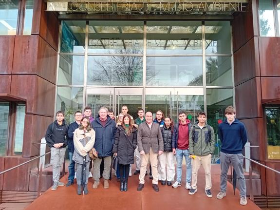 Imaxe da nova:A Xunta mostra ao alumnado de Enxeñaría Forestal da Universidade de Vigo a importancia do uso da cartografía na xestión do territor...
