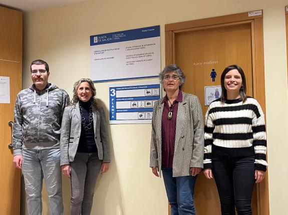 Imaxe da nova:A delegación territorial da Xunta en Ferrol estrea nova sinalética con preto de 200 pictogramas para facer máis accesible a adminis...