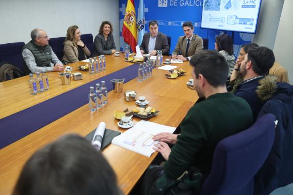 Imagen de la noticia:Román Rodríguez anuncia cuatro nuevas actuaciones en centros educativos de la ciudad de Lugo que amplían la inversión a casi...