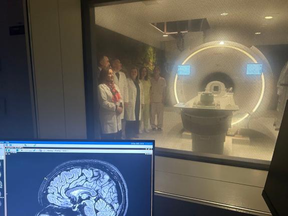 Imagen de la noticia:La Xunta culmina la puesta en marcha de 76 nuevos equipos de alta tecnología sanitaria en los hospitales públicos gallegos