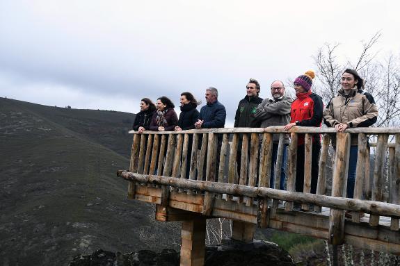 Imaxe da nova:A Xunta anima a coñecer a ruta da Aceveda no Parque Natural do Invernadeiro, o primeiro sendeiro azul da provincia de Ourense