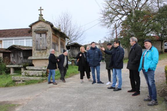 Imaxe da nova:O delegado territorial da Xunta en Ourense  visita aos veciños da Asociación de veciños da Touza en Maside