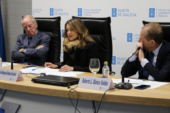 Imagen de la noticia:La Constitución y el derecho, a debate en la Escola Galega de Administración Pública